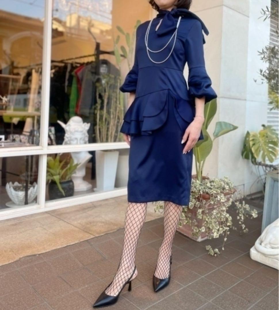 ◇未使用美品◇レジィーナロマンティコ　ネイビーパフスリーブワンピース ◇