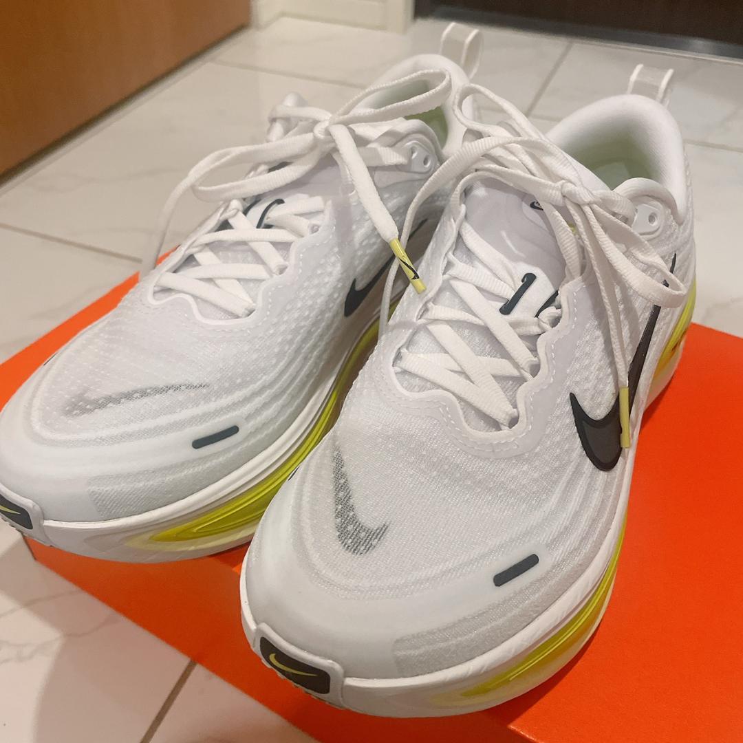 ナイキ ボメロプラス／ホワイト×グリーン 25.0 - メルカリ