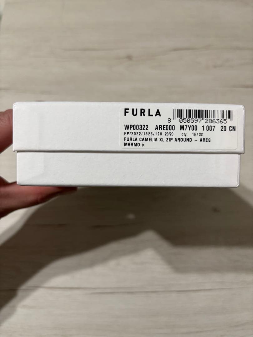 FURLA グレー レザー 長財布