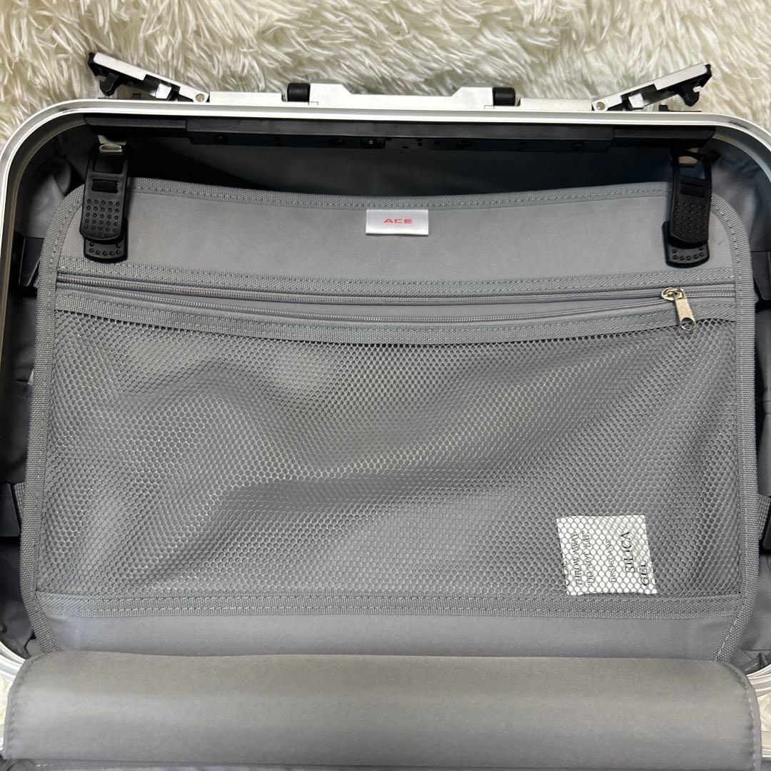 【極美品】ACE　ボルケーノ　32リットル　4輪 ブラック　ポリカーボネート