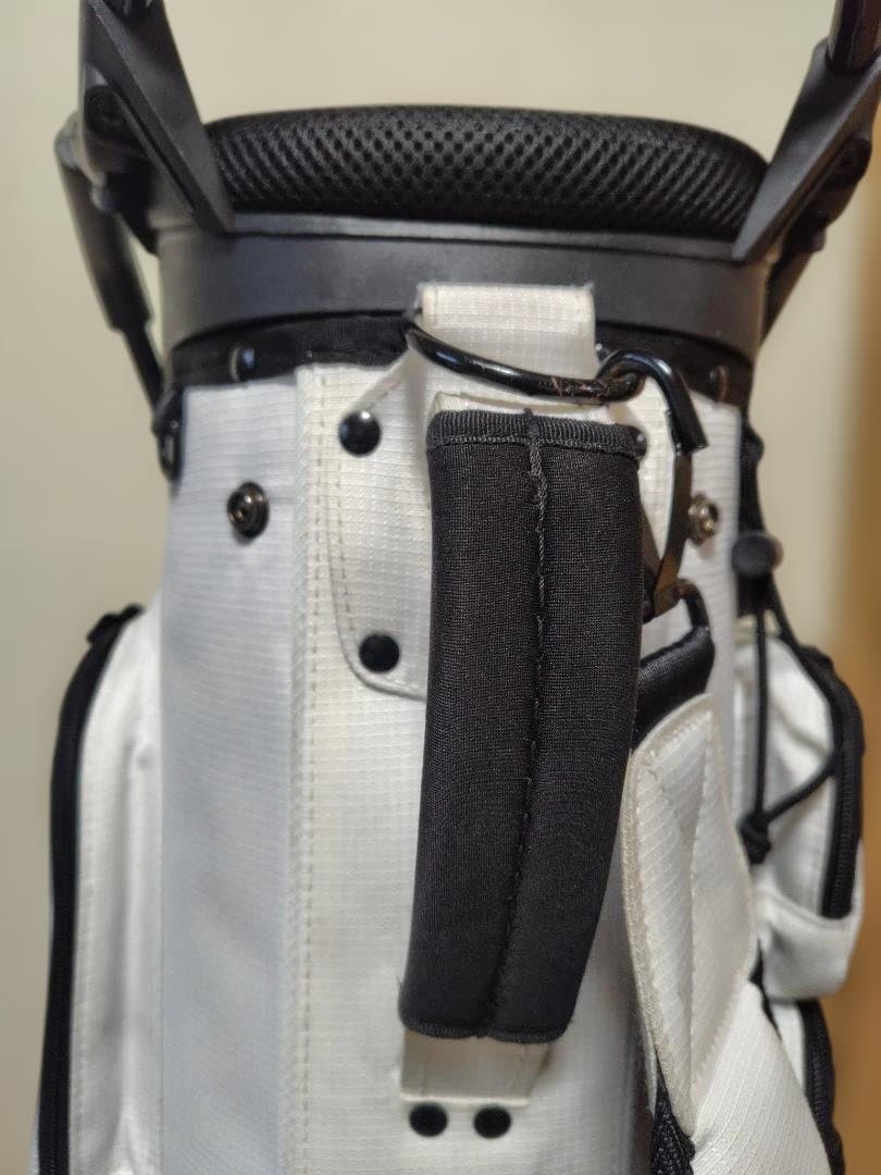   ホワイトキャディバッグ