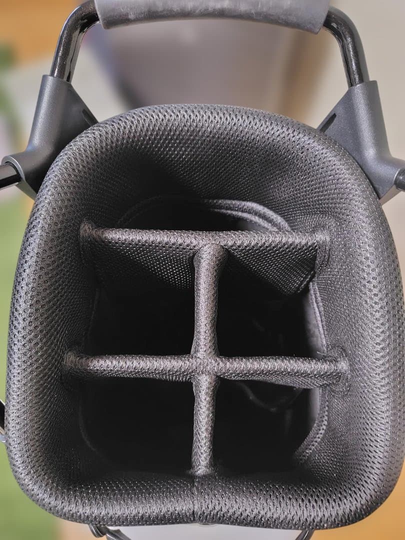   ホワイトキャディバッグ