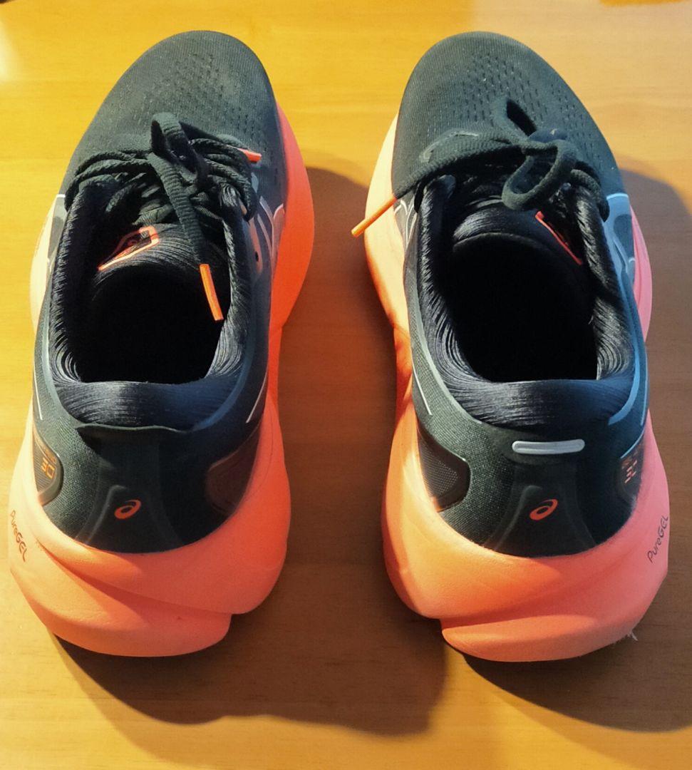 ASICS ランニングシューズ ブラック/オレンジ　ゲルカヤノ30