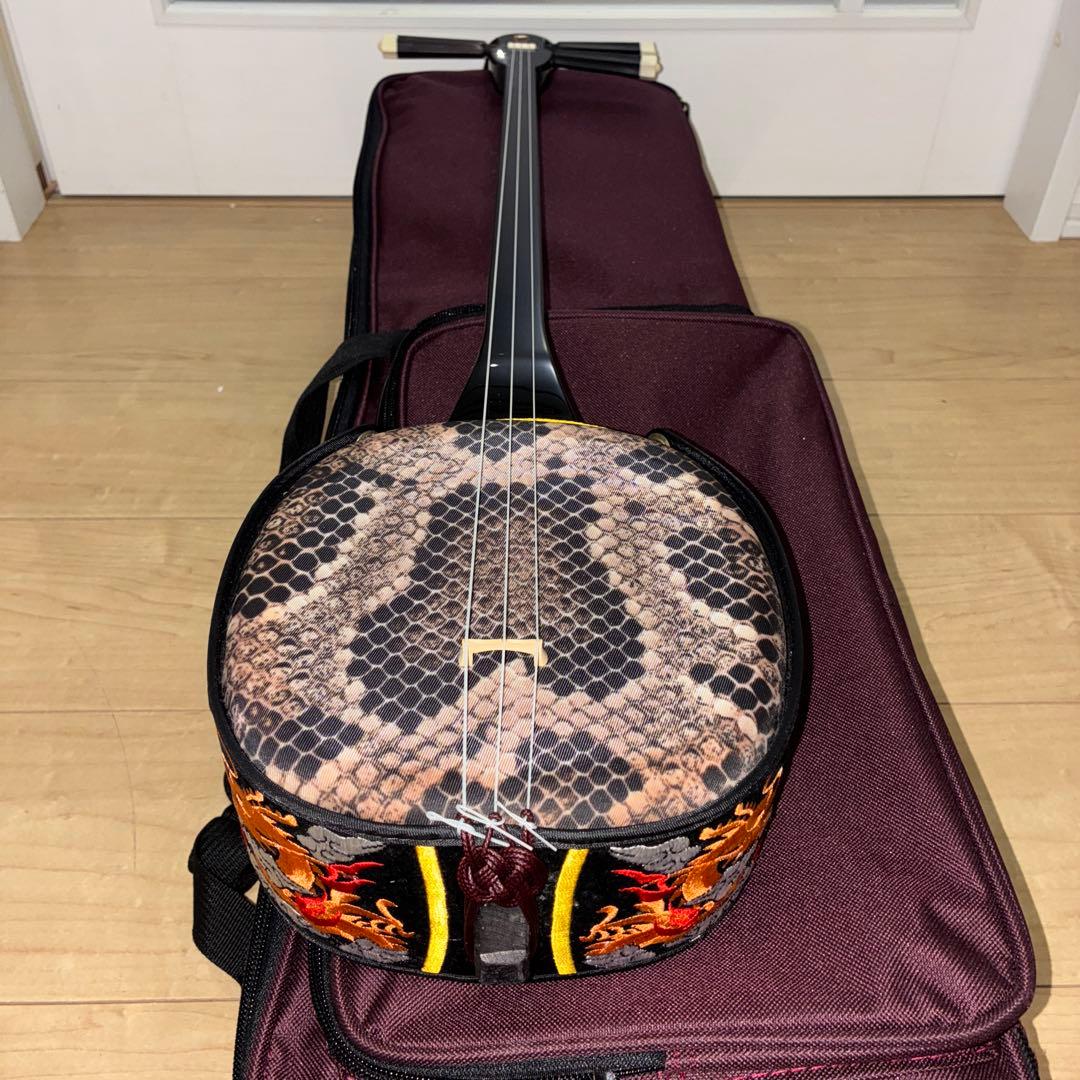 三線 沖縄三線　工四合　初心者にやさしいお得なセット、チューナー他付属品付