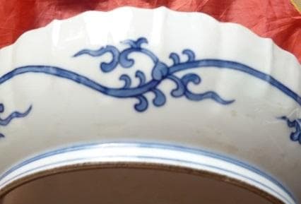 古伊万里・兎丸紋輪花皿