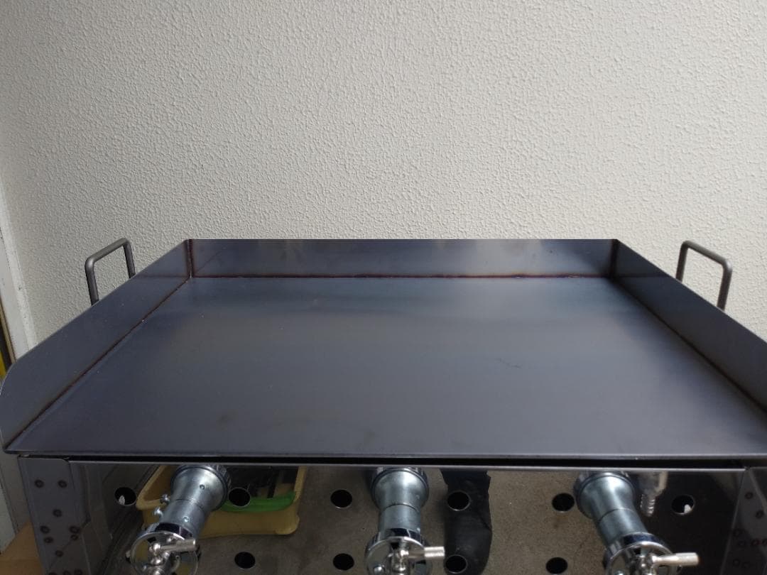 ガスグリラー ★ 鉄板極厚9ミリ ★ LPガス ★ 3辺フチ ★ 持ち手付き