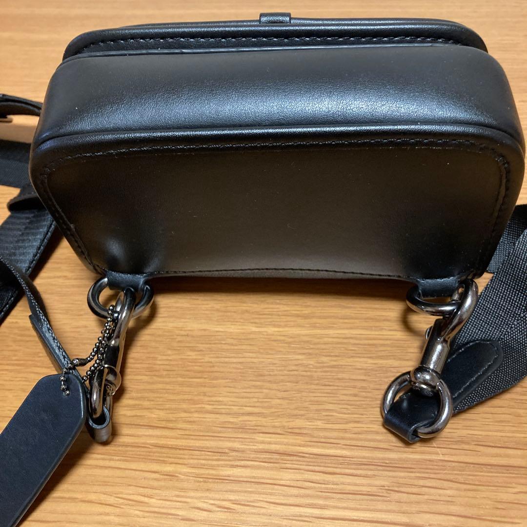 新作 COACH ブラック メンズボディバッグ・シグネチャーグラハム C2602