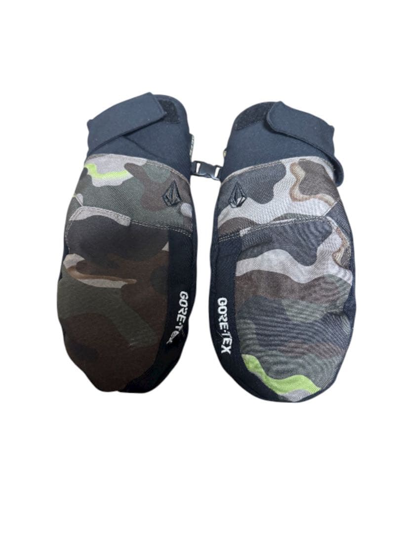 ‼️冬季シーズン限定‼️volcomウェアセットアップとアクセサリーセット