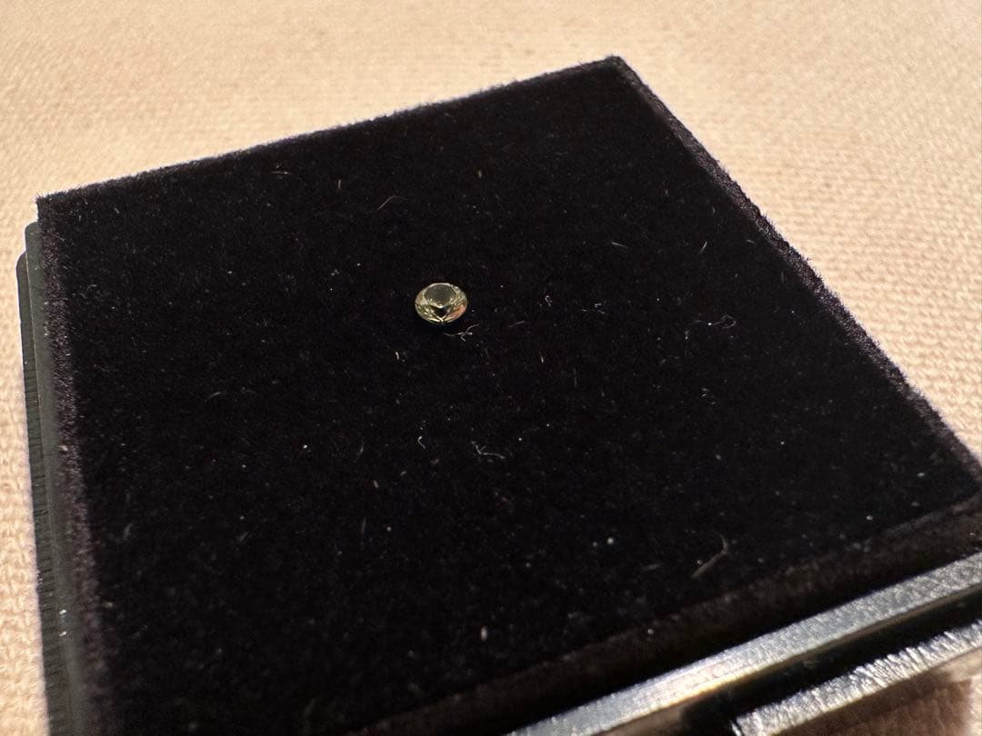 パラサイト・ペリドット　ルース　0.056ct 　最終値下げ