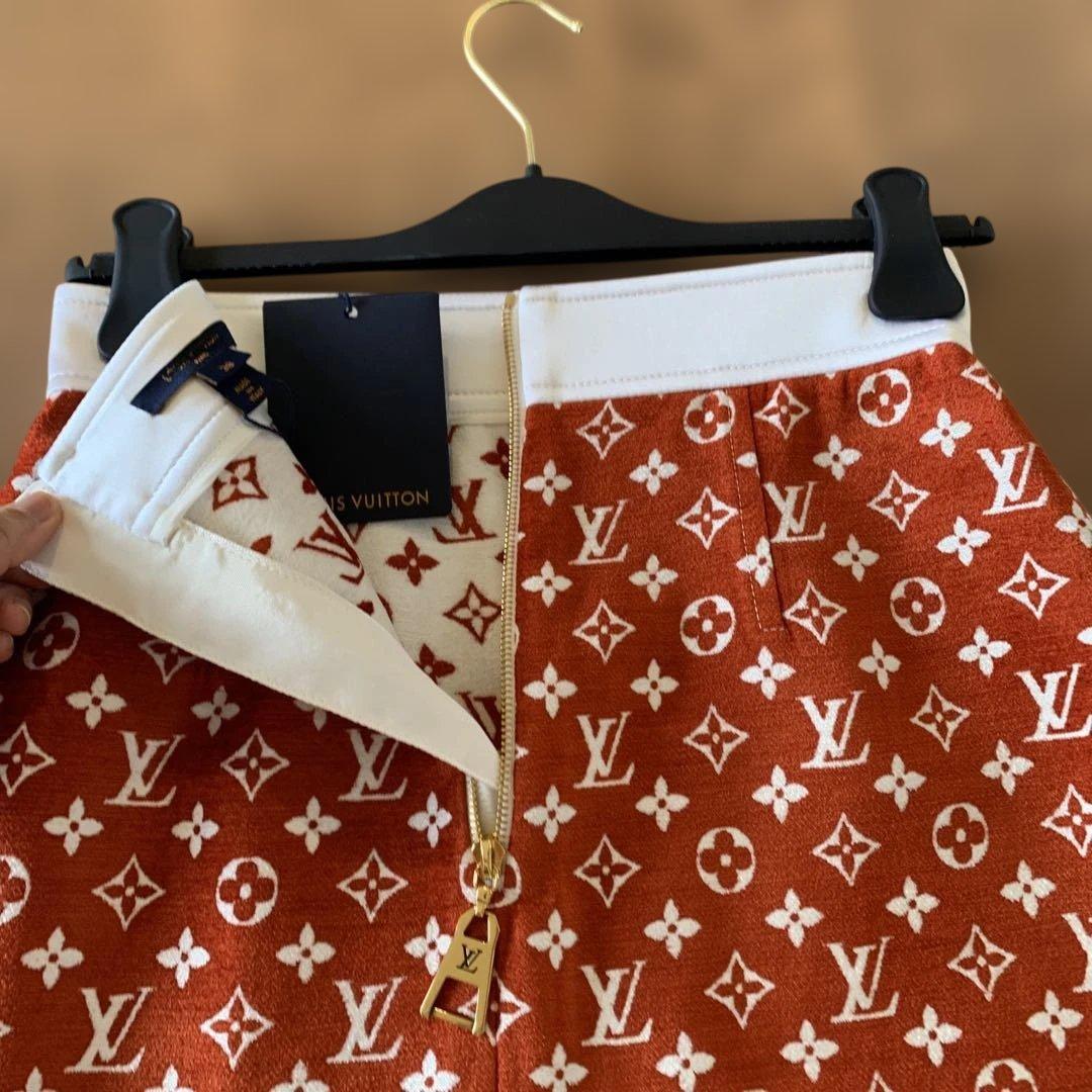 Louis Vuitton オレンジ フレアスカートXS イタリア製 ハンガー付