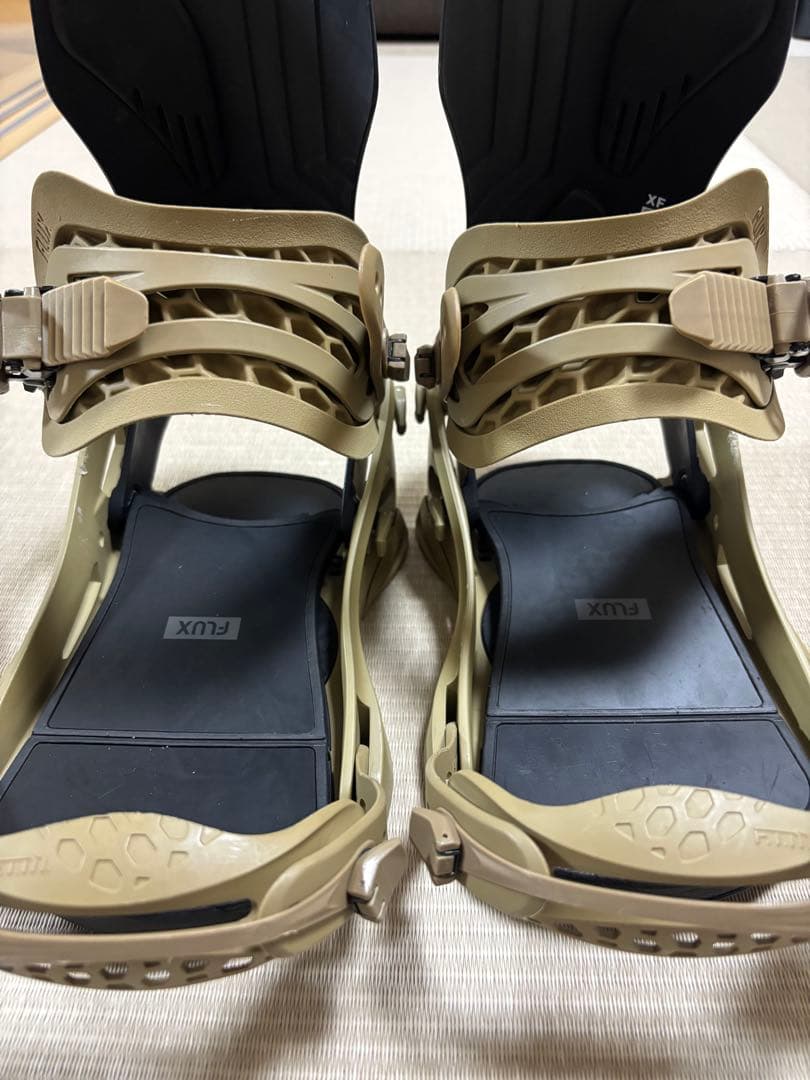 スノーボード ビンディング FLUX XFナチュラルウッド　Mサイズ　24-25
