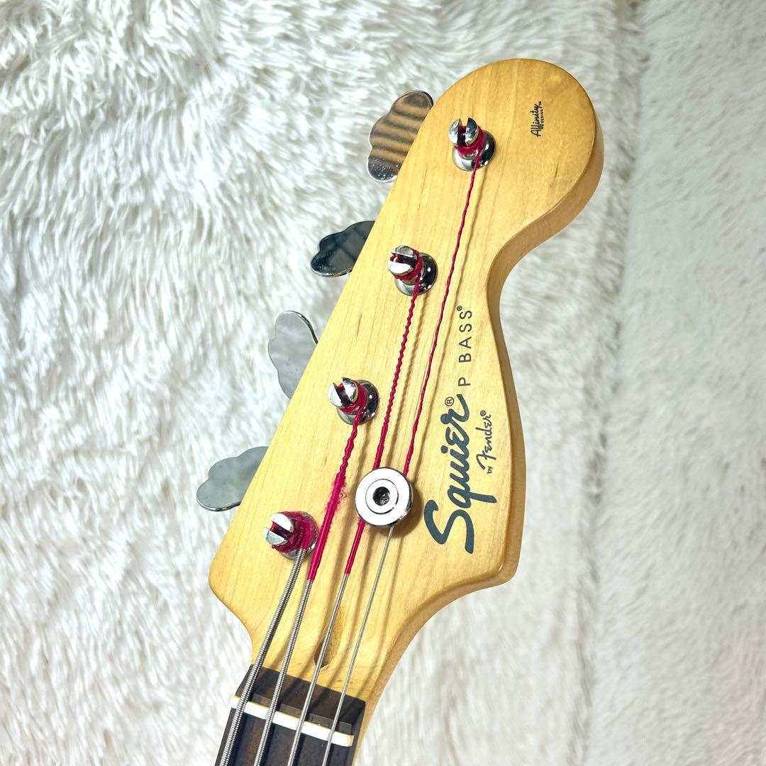 Squier by Fender Precision Bass ブルー