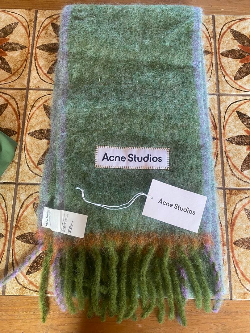 ま*ろ様 Acne Studios ウールマフラー 緑色 フリンジ付き
