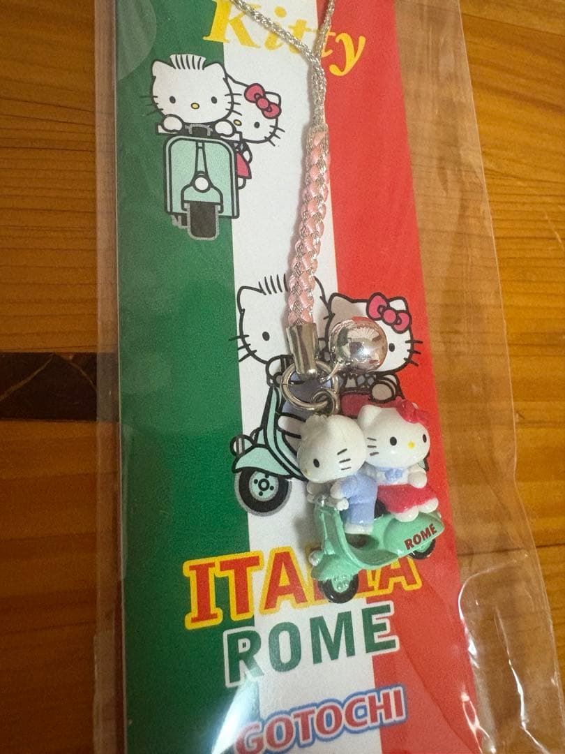 希少品】ハローキティ イタリア・ローマ ストラップ - メルカリ