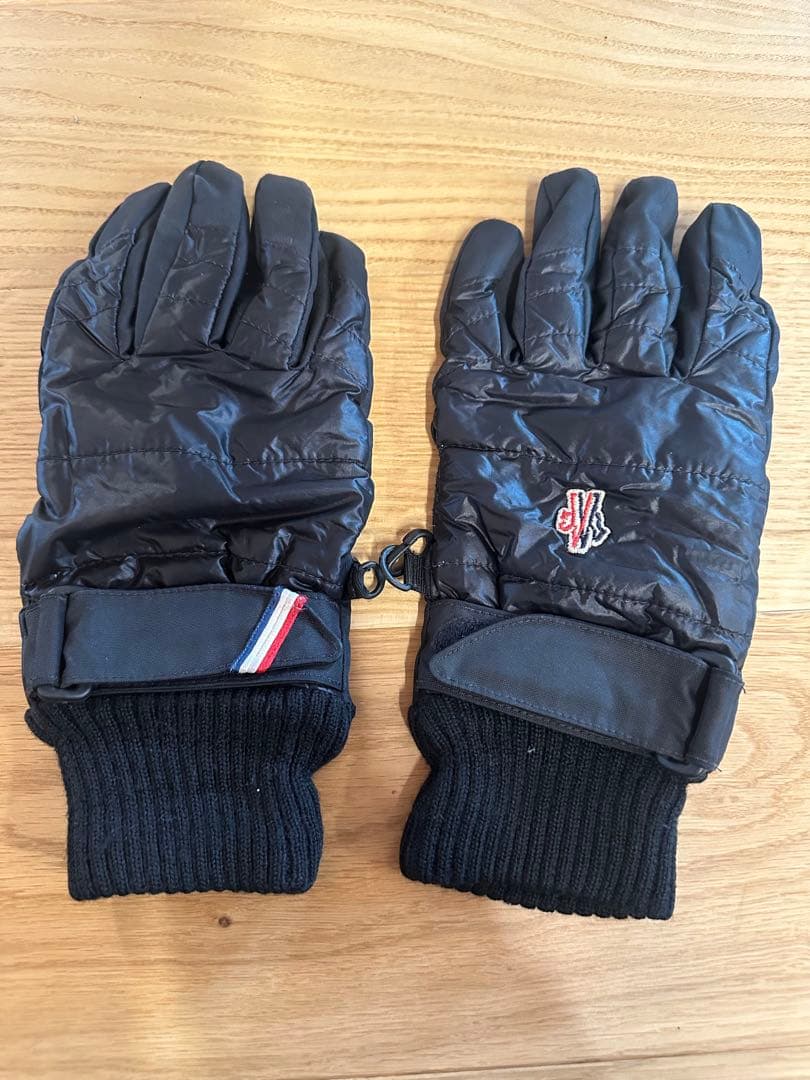 Moncler 黒 ダウンパッド グローブ