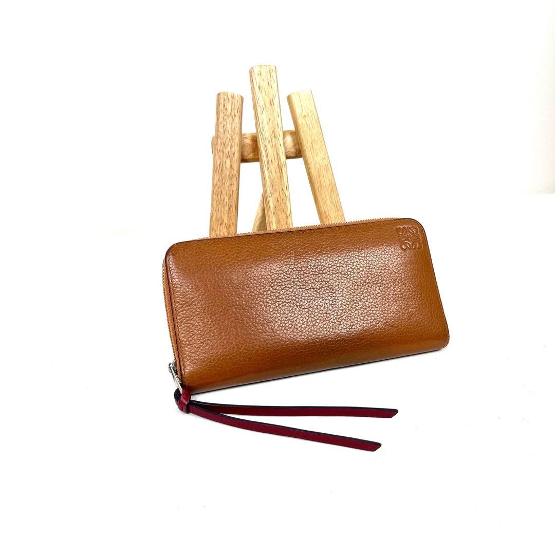 ロエベ　長財布　アナグラム　ラウンドファスナー　レザー　エンボスロゴ　極美品