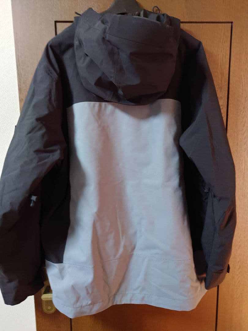 SCAPE(エスケープ) 　スノーボードウェア　unisex