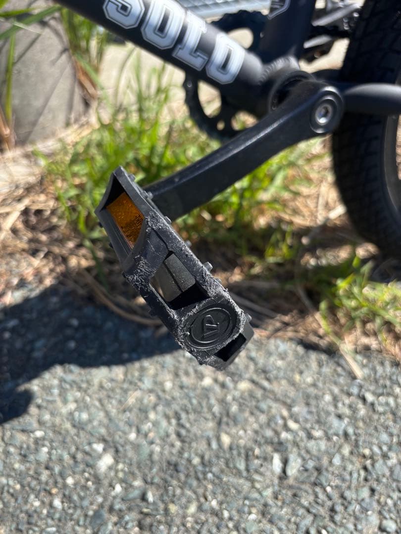 SOLO BMXダーカスワン　16インチ