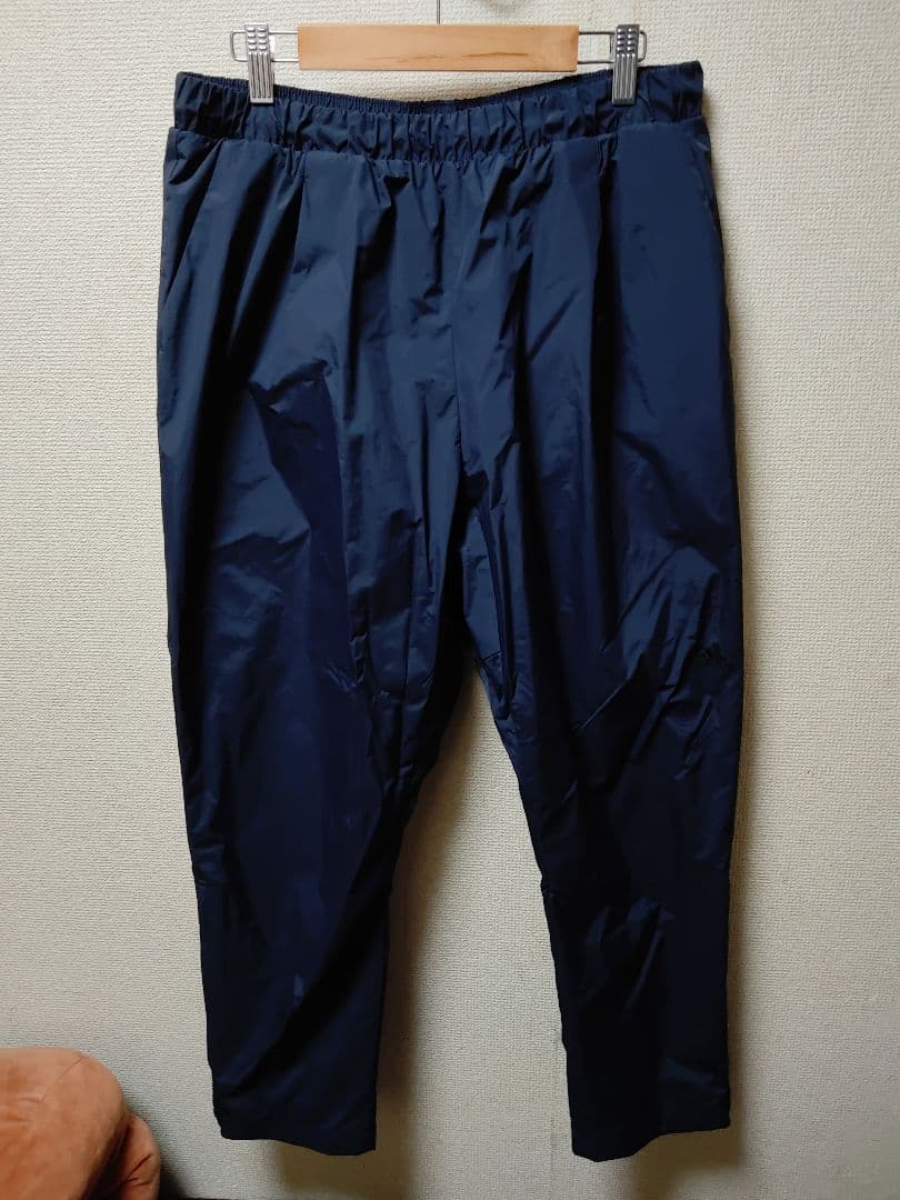 adidas ナイロンセットアップ裏地付き防寒 ネイビー