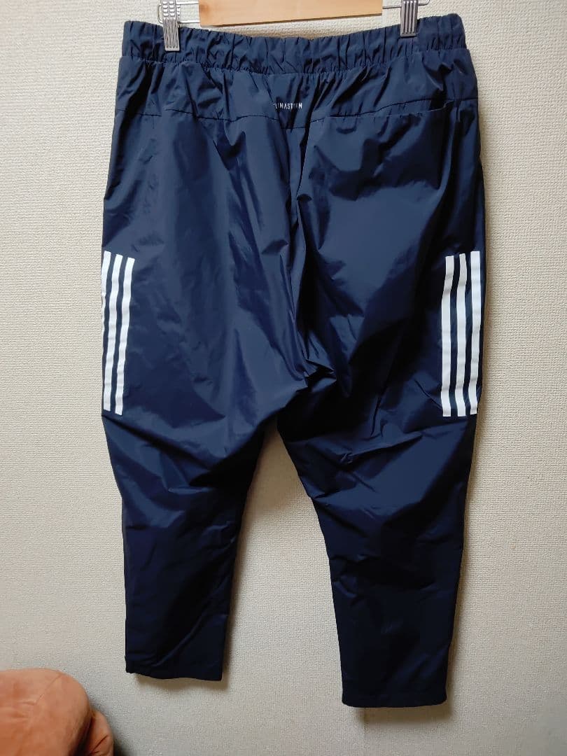 adidas ナイロンセットアップ裏地付き防寒 ネイビー