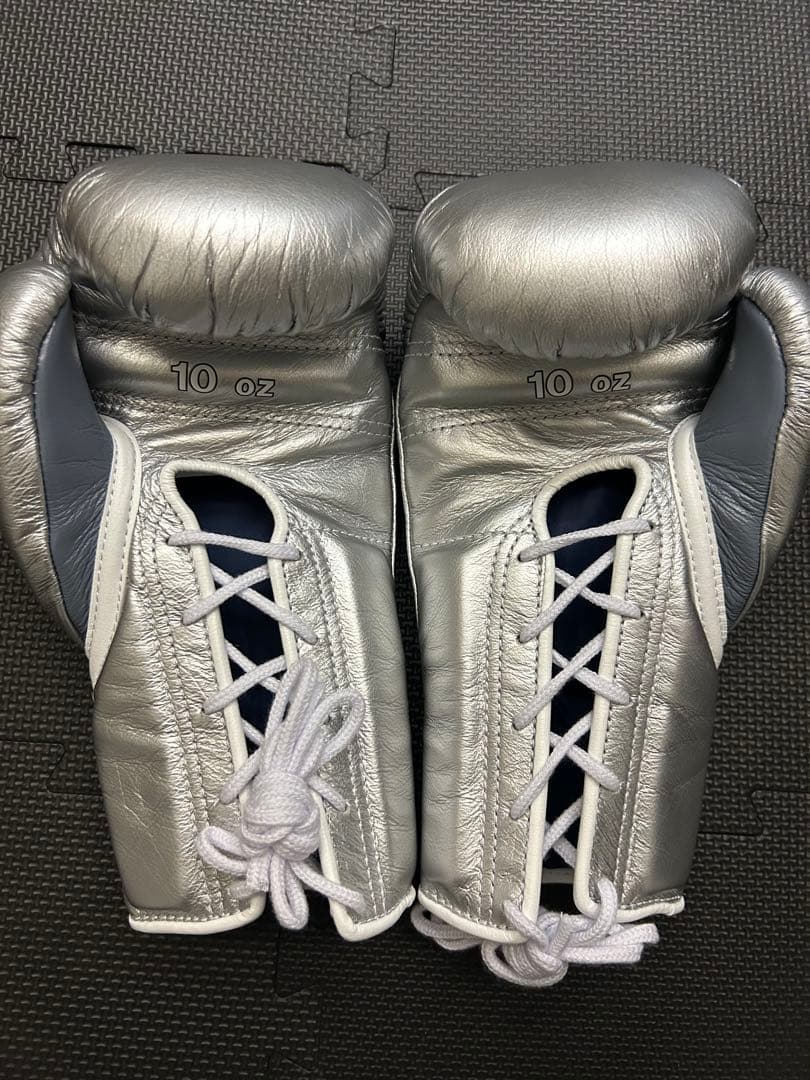 Winning ボクシンググローブ 10oz シルバー