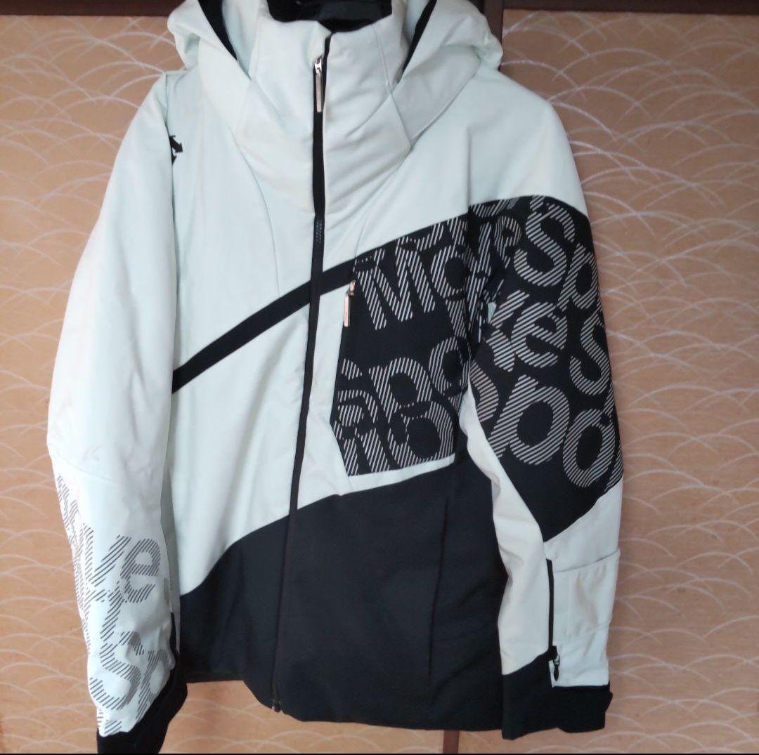 DESCENT 未使用保管品 ジャケット
&  美良品  パンツ 組み合わせ。