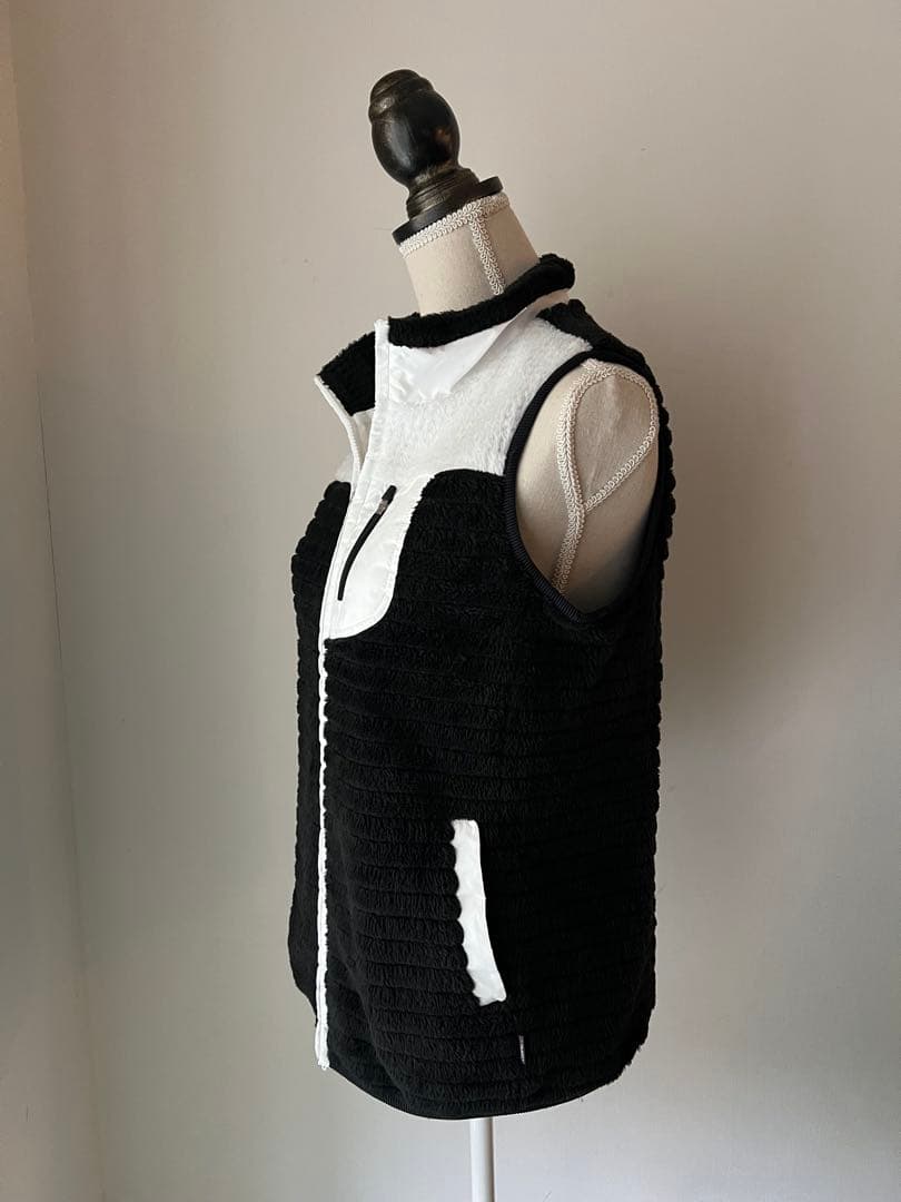 アダバット　モノトーン中綿ボア蓄熱ベスト