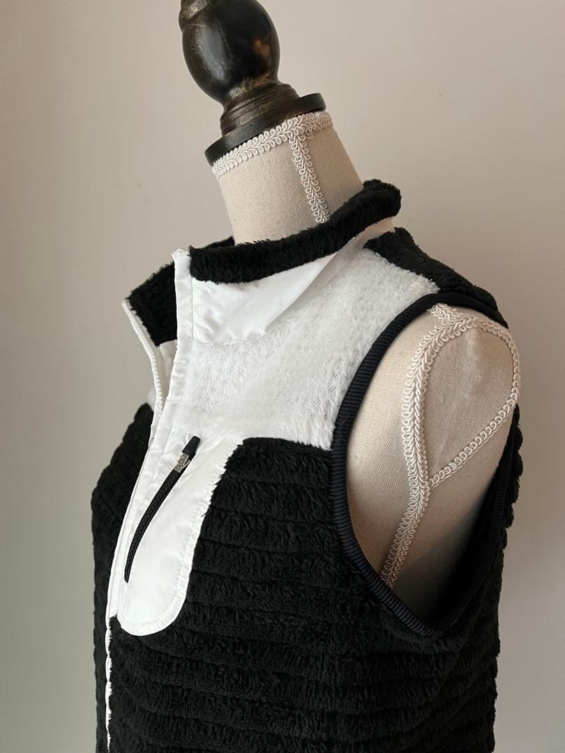 アダバット　モノトーン中綿ボア蓄熱ベスト