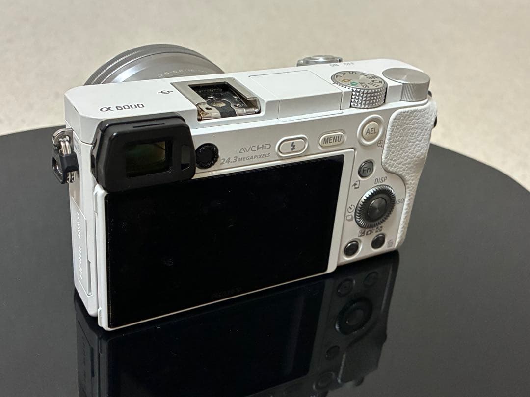 SONY α6000 + E55-210mm望遠レンズ + SD256GBセット Sony E 55-210mm f