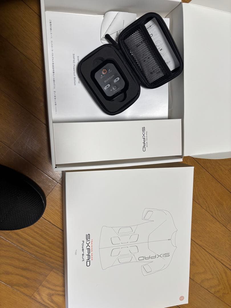 SIXPAD EMSトレーニングウェア レディース　TOPS / S,ボトム/S