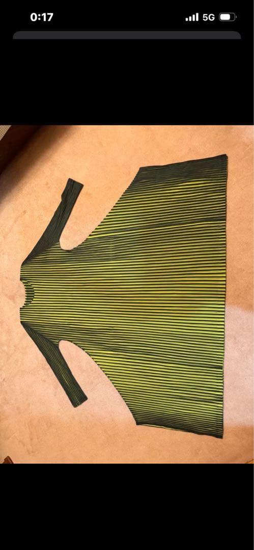 イッセイミヤケ　プリーツプリーズ 黄色と黒のストライプ 長袖ワンピース