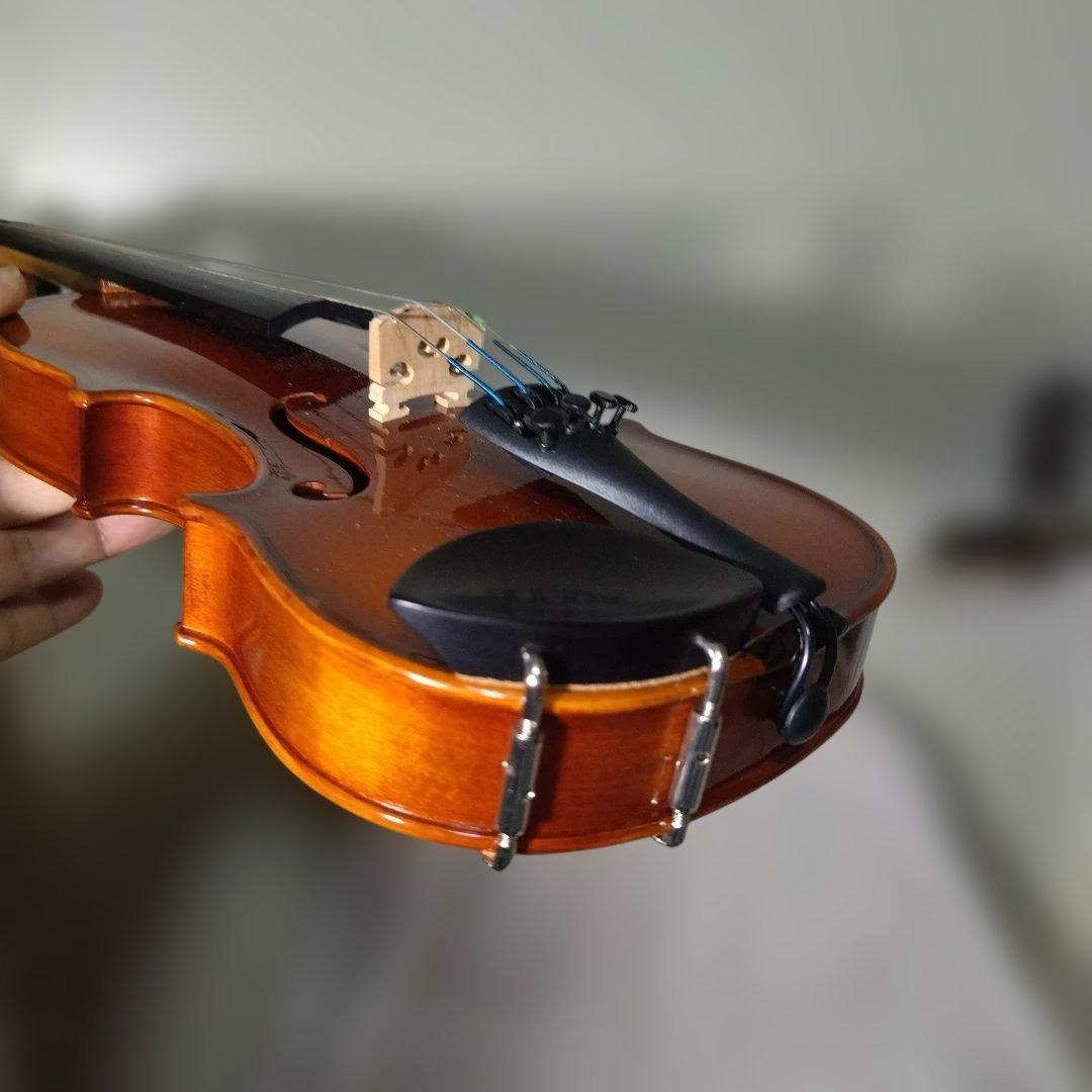 ♥新品未使用スズキ1/10♥4才前後の子供用品番230♥弓ケ―ス松脂付♥値引不可