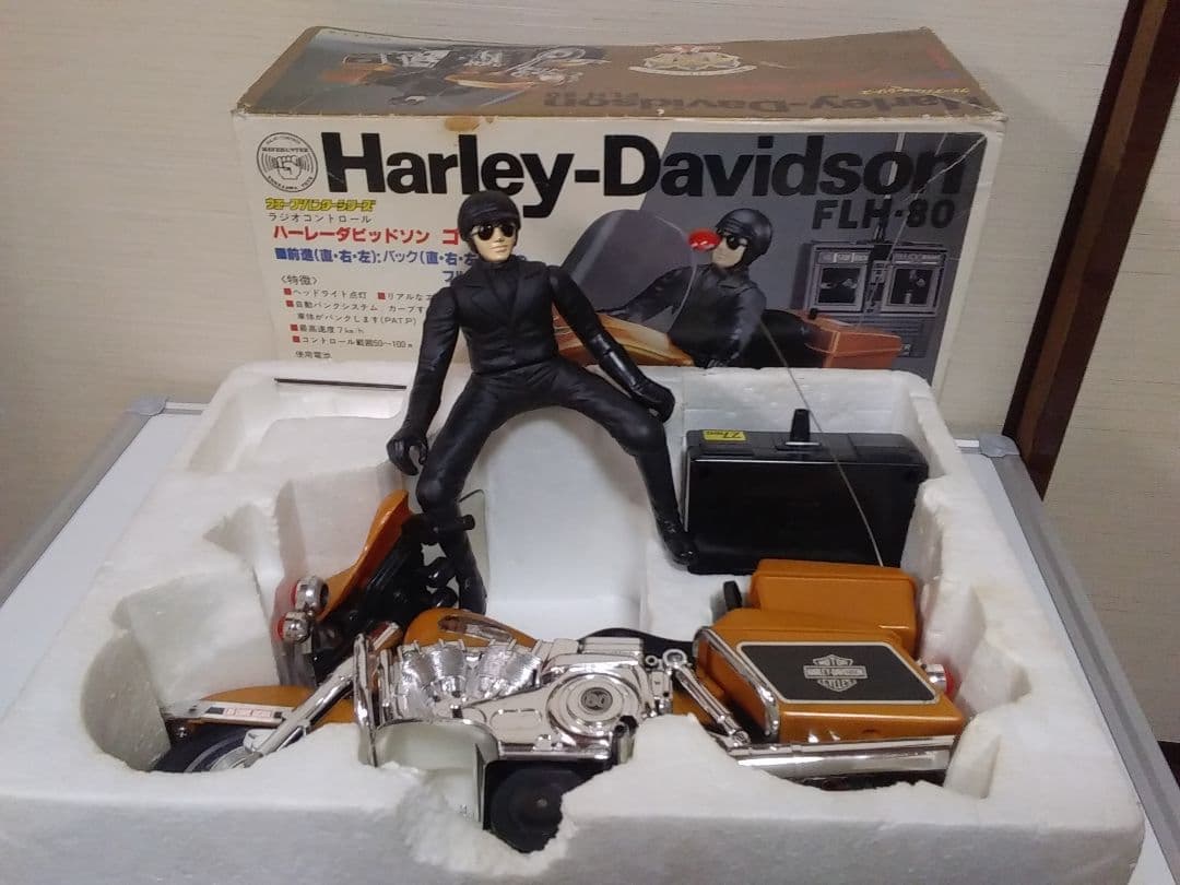 ヨネザワのオモチャ ハーレーダビットソンFLH80ゴールド 昭和の
