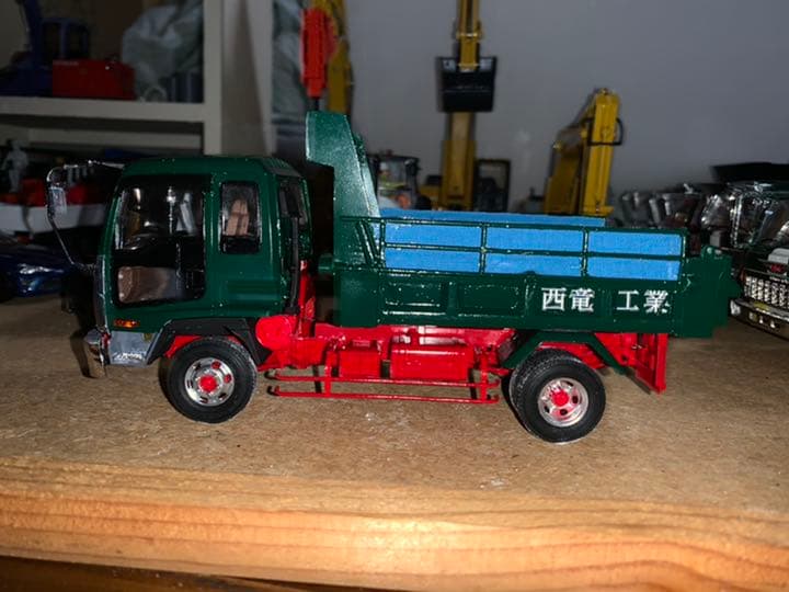 アオシマ1/32 4トンダンプ