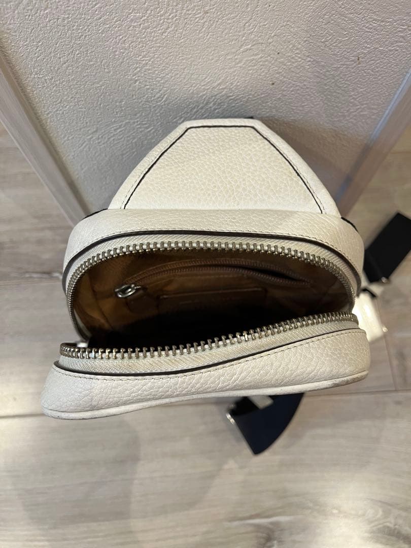 希少　 Coach ボディバッグ ホワイト ロゴ