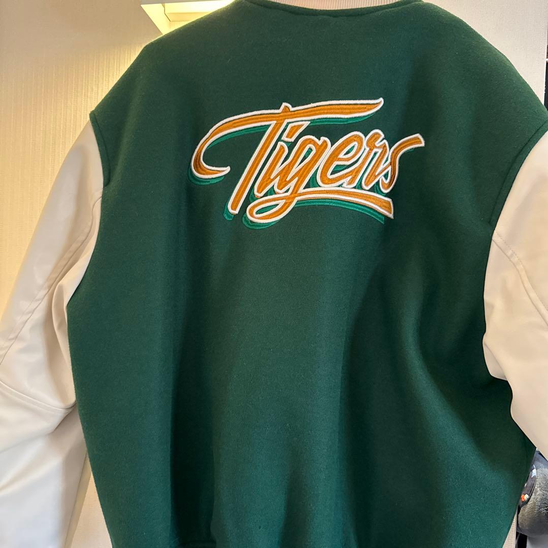 コラボ　Stranger Things スタジャン