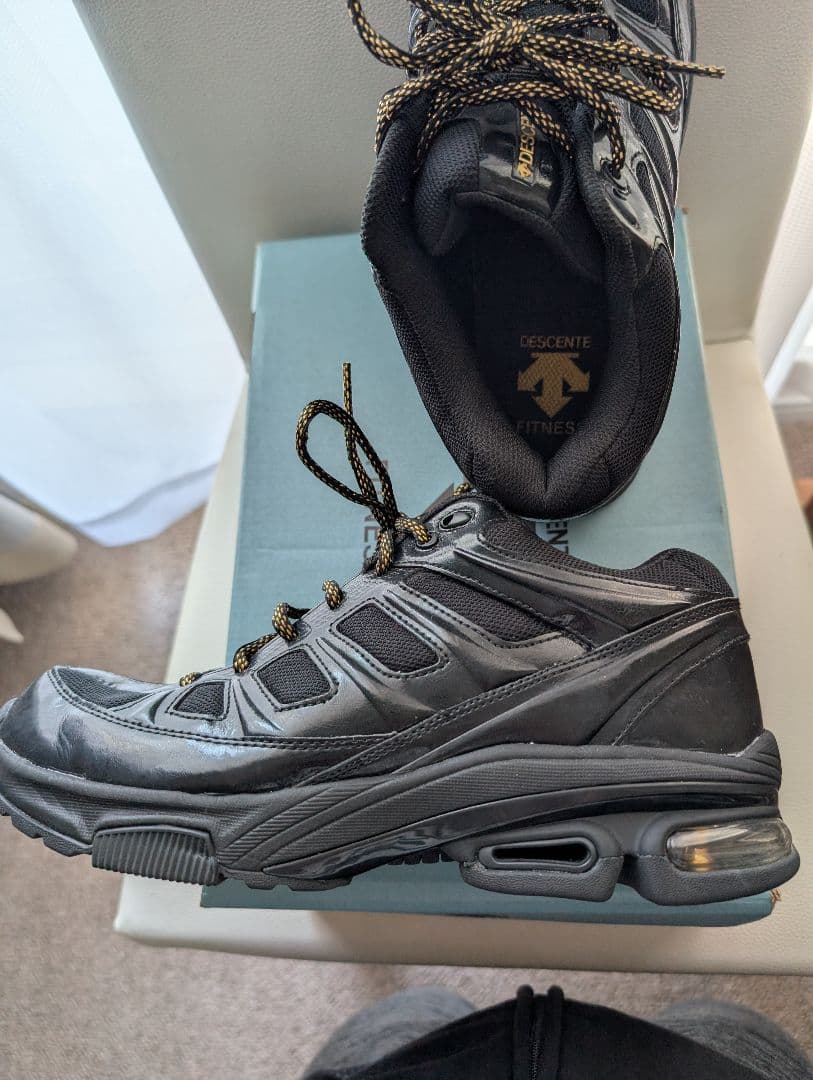 デサント フィットネスシューズ D-F-ZERO 27cm BLACK/GOLD