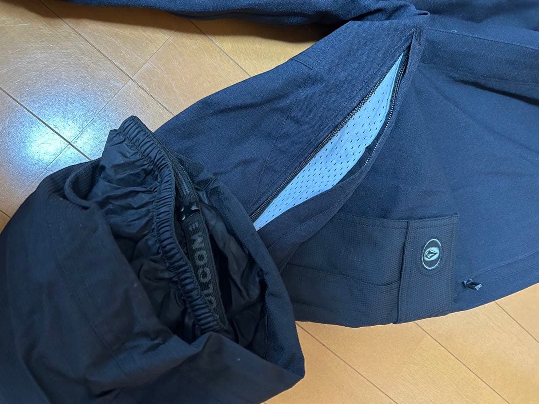 VOLCOM/Burton/UNIQLO スノボーウェア/グローブ/バックセット