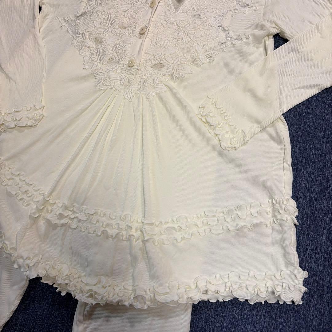 さえら　ヒスクローネ　綿100%レース100%パジャマ