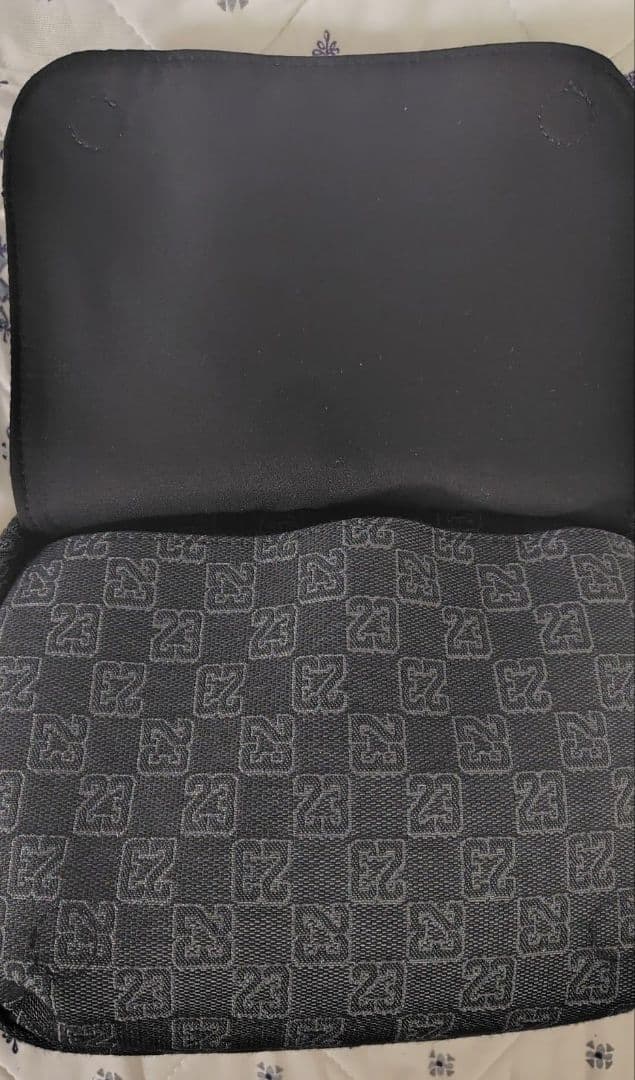 【ugosさん専用】Jordan ショルダーバッグ ブラック×ゴールド 23