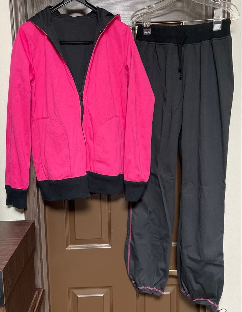 ダイエットスーツ(パーカーはリバーシブル)黒✖️ピンクLサイズ