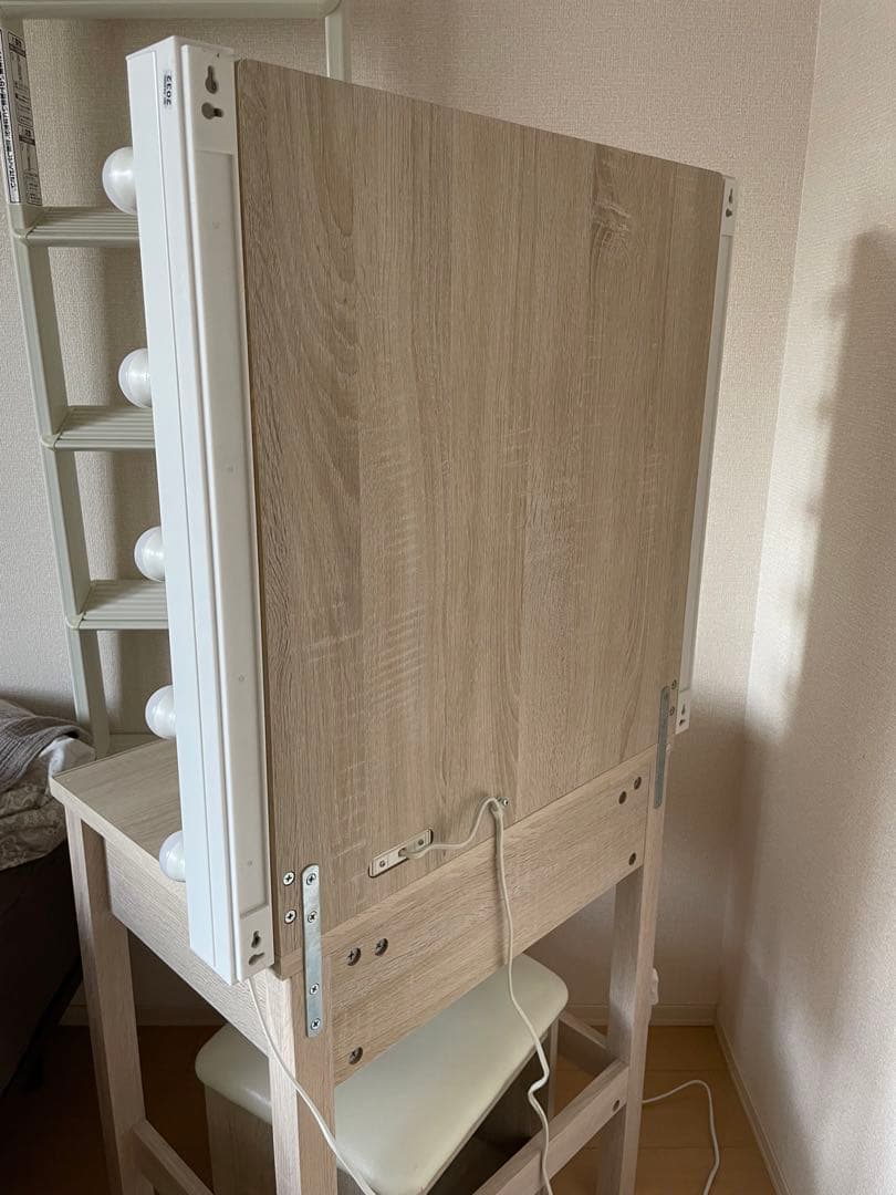 ドレッサー・化粧台・デスクタイプ・女優ミラー・ホワイト・お洒落・一面鏡・椅子付き