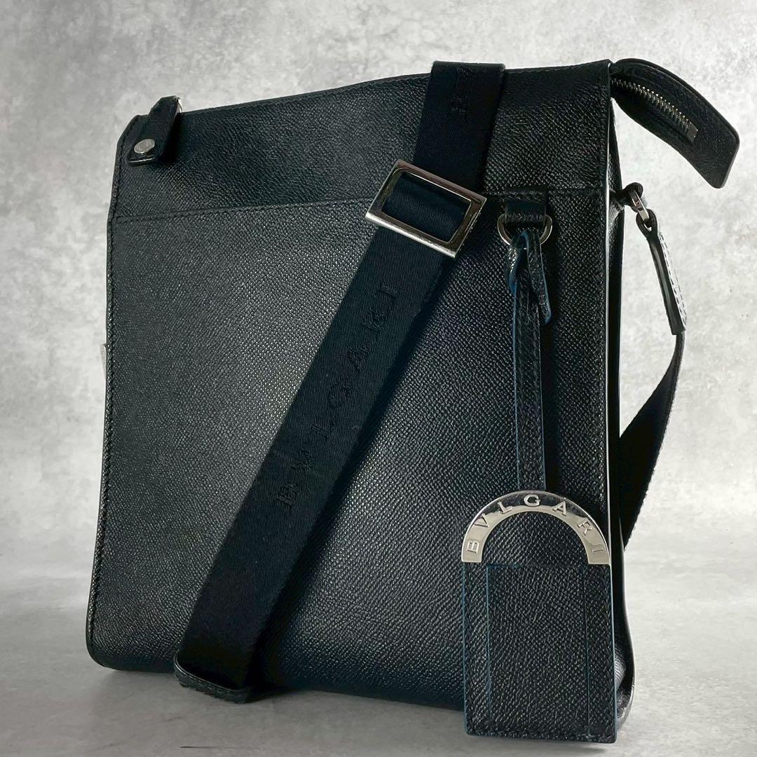 美品 BVLGARI ブルガリ サコッシュ ショルダーバッグ レザー 斜めがけ