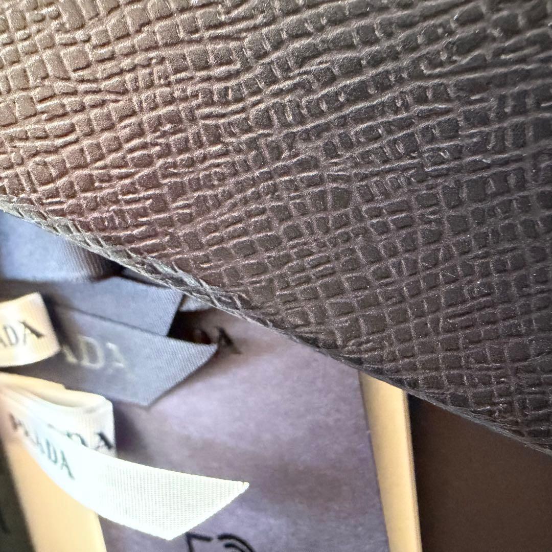 【AYA】PRADA サフィアーノトライアングル iPhone13pro