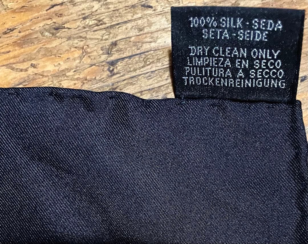 エルメス カレ 90 シルク スカーフ ブリッド・ドゥ・ガラ 黒