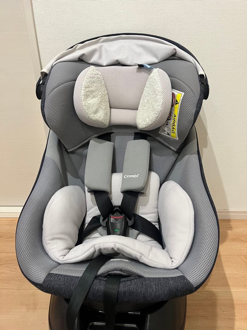 Combi ISOFIXチャイルドシート グレー