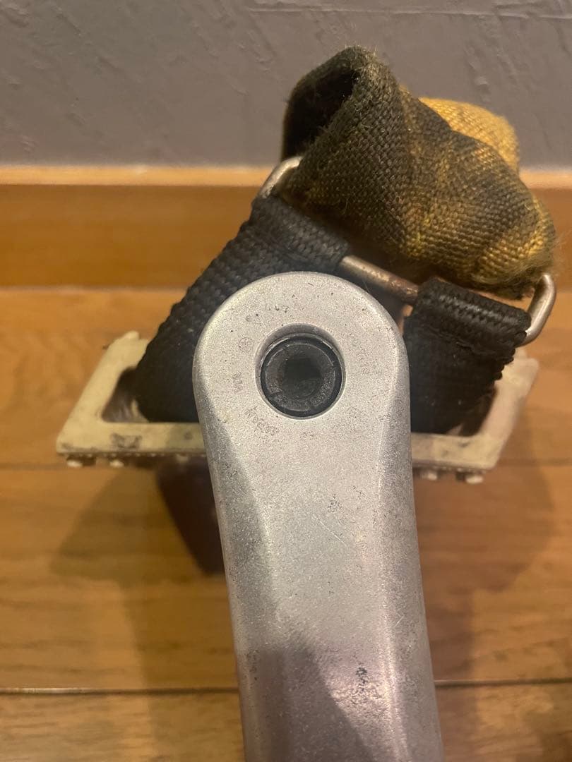 fc-7710 デュラエース　165ミリ　46t ピスト　NJS クランクセット