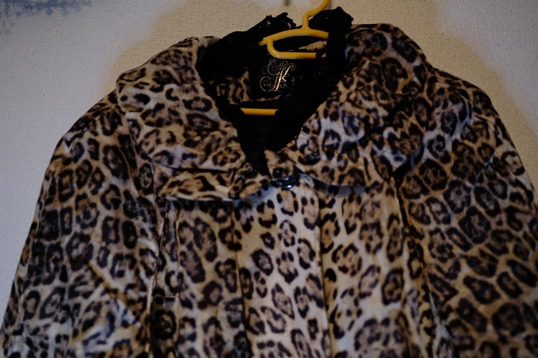 伊太利屋 豹柄 コート - メルカリ