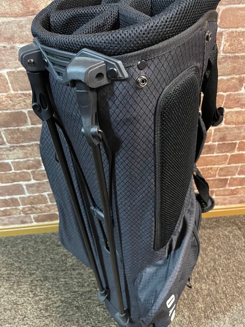 美品　OAKLEY オークリー　スタンド付キャディバッグ　ブラック　9.5型