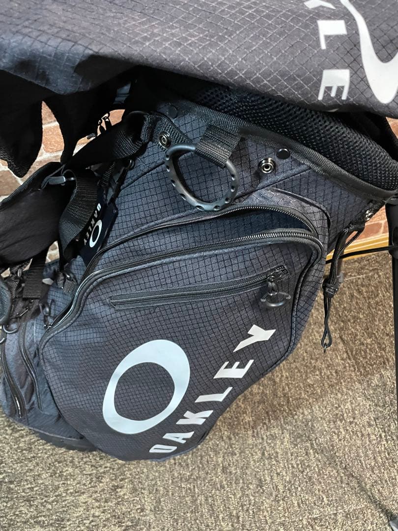 美品　OAKLEY オークリー　スタンド付キャディバッグ　ブラック　9.5型